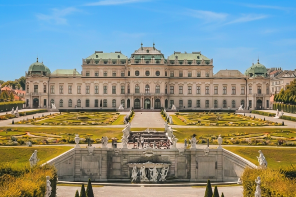 VICHY. Aguas termales, lujo y secretos